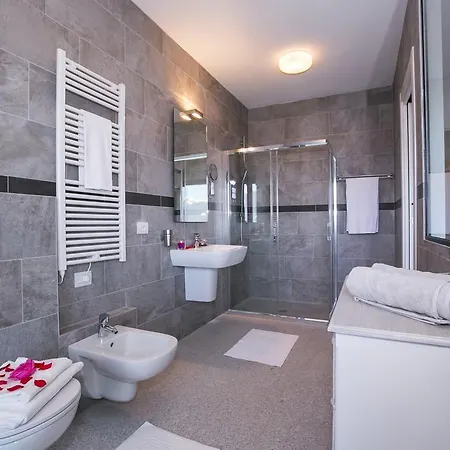 Bellavista Deluxe Villa *