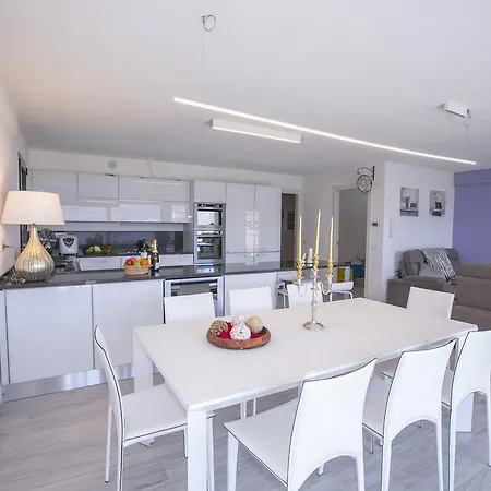 Bellavista Deluxe Villa *