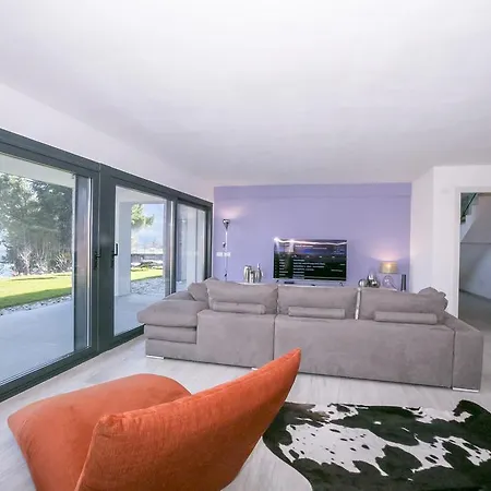 Bellavista Deluxe Villa *